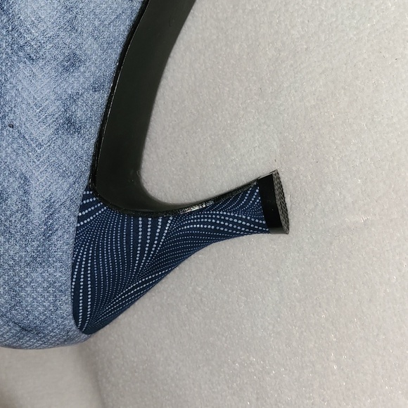 Bellini Blue heels. - Picture 3 of 6